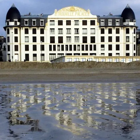 Le Loft Du Palace 公寓 滨海图维列